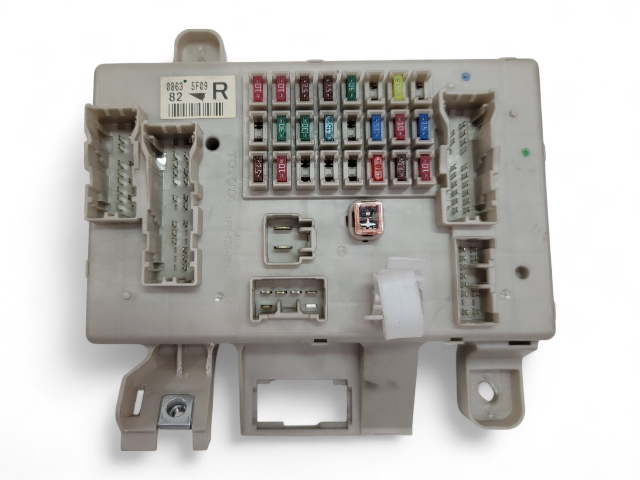 Toyota 4Runner 05-09 Driver Fuse Box Module Control Unit 82730-35041, E031, OEM, 2005, 2006, 2007, 2008, 2009