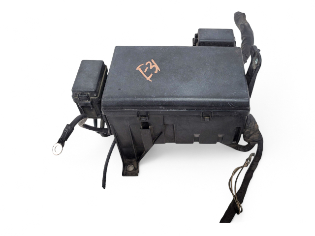 Toyota 4Runner 03-09 Exterior Under Hood Fuse Box 4.7L V8 A/T 82741-35110, E031, OEM, 2003, 2004, 2005, 2006, 2007, 2008, 2009