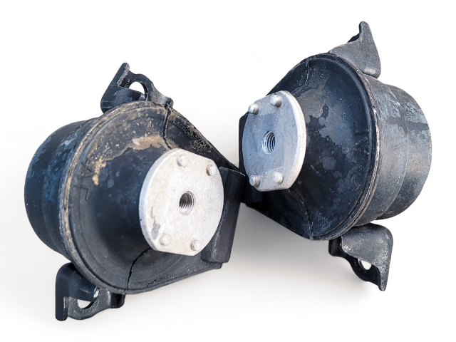 Mazda RX-8 RX8 04-11 Engine Mount Support Right/Left Set, FE01-39-050A, FE01-39-040A, E046, OEM, 2004, 2005, 2006, 2007, 2008, 2009, 2010, 2011