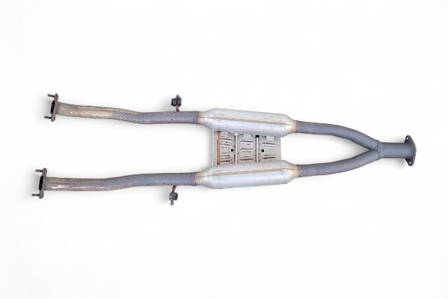 Infiniti G37 08-13 Center Middle Exhaust Pipe Muffler 20300-JJ50B, E050, OEM, 2008, 2009, 2010, 2011, 2012, 2013