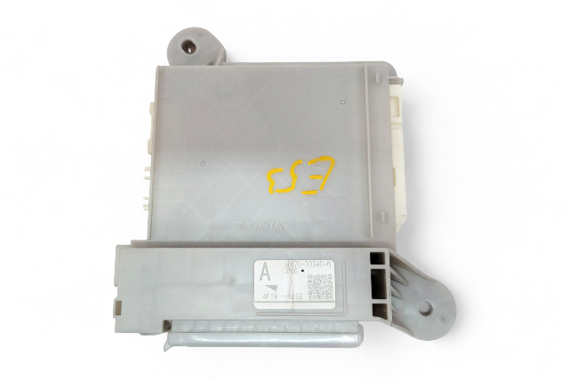 Lexus GS350 13-16 Junction Block Assy. Fuse Box 82670-30340, E053, OEM, 2013, 2014, 2015, 2016