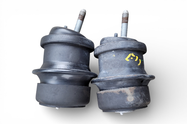 Lexus GS350 13-16 Front Engine Mount Support Mount Left/Right RWD Set, 12361-31310, E077, OEM, 2013, 2014, 2015, 2016