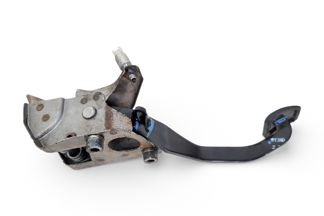 2003-2010 Honda Element Clutch Pedal M/T 2.4L 46901-SCV-A01, F008, OEM, 2003, 2004, 2005, 2006, 2007, 2008, 2009, 2010