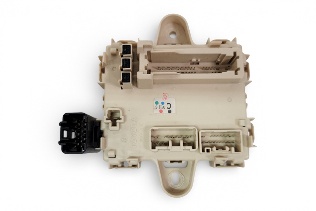 2006-2008 Lexus RX400h Interior Secondary Fuse Relay Box Block 82670-0E040, F009, OEM, 2006, 2007, 2008