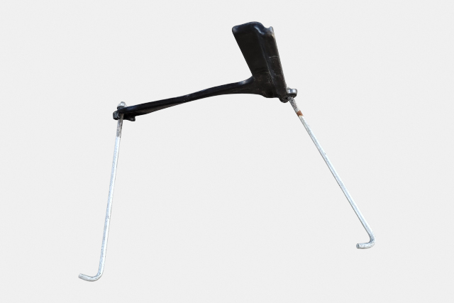 2006-2014 Honda Ridgeline Battery Tie Down Plate Setting, 31512-S3V-000, F017, OEM, 2006, 2007, 2008, 2009, 2010, 2011, 2012, 2013, 2014