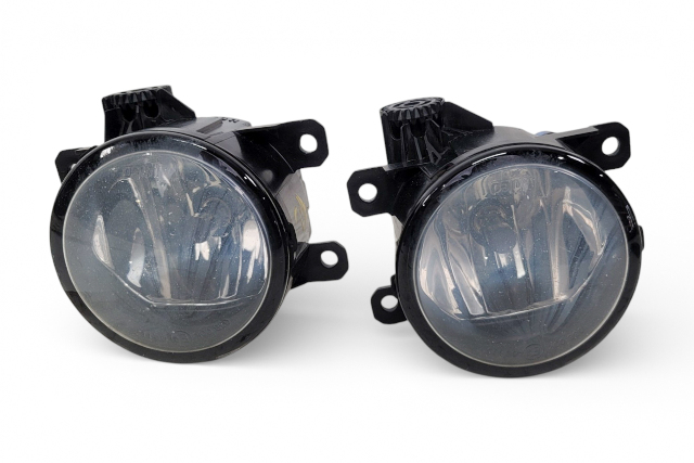2011-2012 Nissan Leaf Front Bumper Fog Light Lamp Set Left/Right 26150-3NB1A, F020, OEM, 2011, 2012