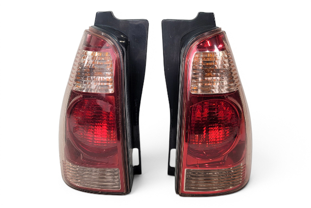 2003-2006 Toyota 4Runner Rear Right/Left Tail Light Taillight Lamp 81551-35310, 81561-35270, F032, 2003, 2004, 2005, 2006