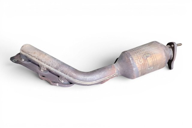 2003-2005 Toyota 4Runner Right Exhaust Manifold, V6 6Cyl 4.0, 17140-31011, F032, OEM, 2003, 2004, 2005