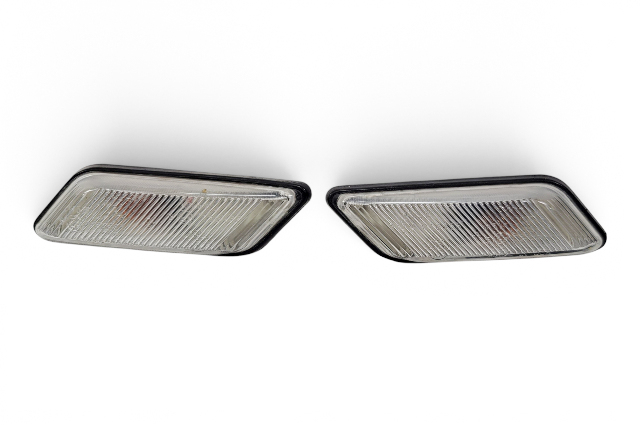 1996-2002 BMW Z3 Front Right/Left Turn Signal Side Marker Fender Mount White, 63-13-2-493-613, F040, OEM, 1996, 1997, 1998, 1999, 2000, 2001, 2002