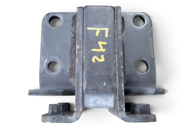 2003-2005 Toyota 4Runner V8 Trailer Tow Hitch Center Support Bracket 08925-35850, F042, OEM, 2003, 2004, 2005