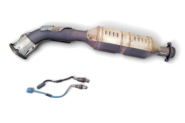 2004-2011 Honda Element Exhaust Muffler Pipe w/Flex Muffler Pipe Converter Oxygen Sensor, 18160-PZD-S00, F048, OEM, 2004, 2005, 2006, 2007, 2008, 2009, 2010, 2011