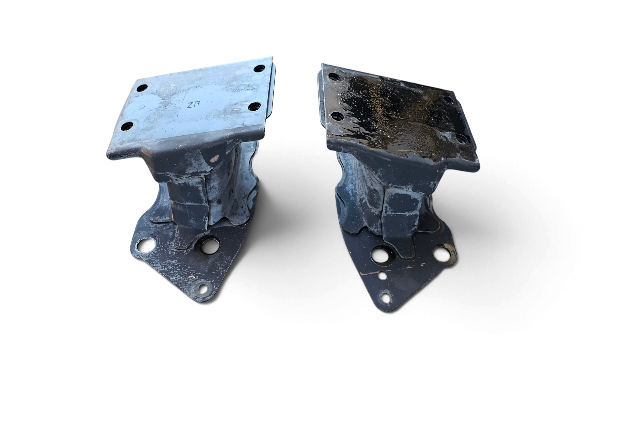 2003-2008 Nissan 350Z Front Bumper Impact Bar Stay Bracket Left/Right Set, 62211-CD010, 62210-CD010, F056, OEM, 2003, 2004, 2005, 2006, 2007, 2008