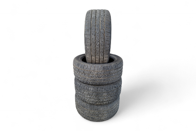 Used Tire Toyo Versado Noir 245/50R17 Set of (4) 2017 $$