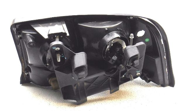 thumbnail image 2 of Headlight Kit For 1998-2005 GMC Jimmy – Driver & Passenger Side With Halogen Bulbs 2 of 11