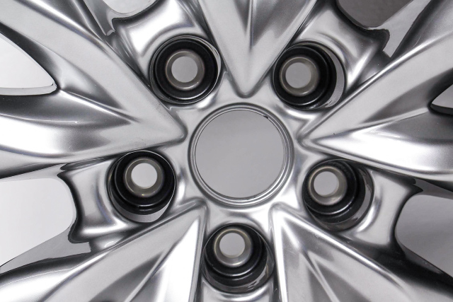 OEM Mazda CX-9 Bright Silver Wheel 18