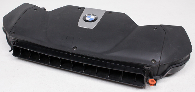 Blemished Surface scratches. Engine Intake, Air Cleaner assembly. May have other minor imperfections. Please match part numbers before purchasing.** ### Photos ![