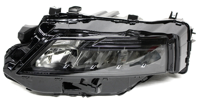 Blemished Bottom slide tab missing. Lower, bumper mounted Black Bezel, LED headlamps, with LED daytime running lamps (DRL). Intelligent Auto Headlamps. ONLY fits S models. Lens surface may have minor marks from storage. May have other minor imperfections. Multiple similar items in stock; item received may not be exactly as pictured, but will be as described. Please match part numbers before purchasing.** ### Photos ![