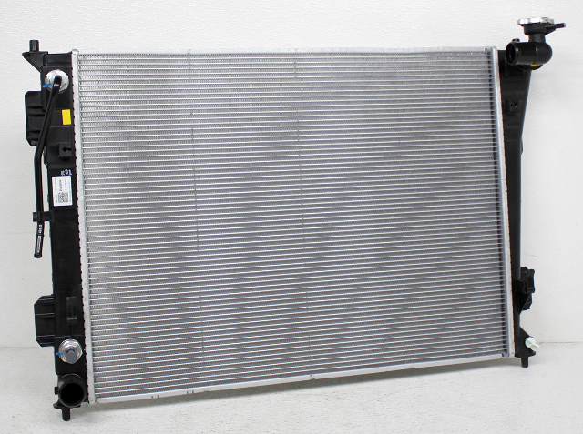 thumbnail image 2 of Autodayplus Aluminum Radiator For 12-17 Hyundai Azera, 11-14 Sonata, 14-16 Kia Cadenza (1-Row, Auto Trans) 2 of 5