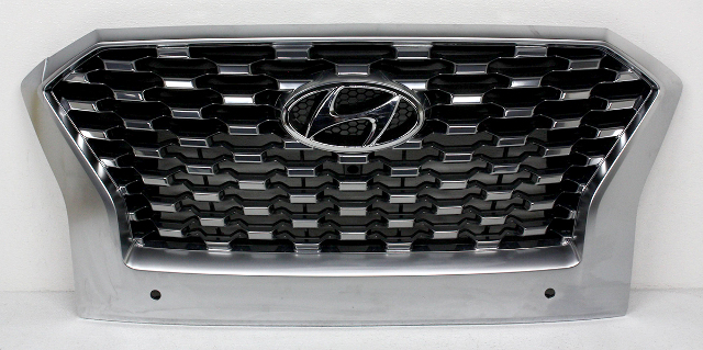Blemished Upper Grille, Chrome surround with honeycomb insert design, with Surround View option, with Front Park Assist option. May have other minor imperfections. Please match part numbers before purchasing.** ### Photos ![