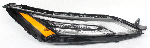 Blemished Front, Right side (passenger) Park Lamp and Turn Signal. Mounted between hood and bumper cover. Does NOT fit Sport models! Lens surface may have minor marks from storage. Not in original box. Please match part numbers before purchasing.** ### Photos ![