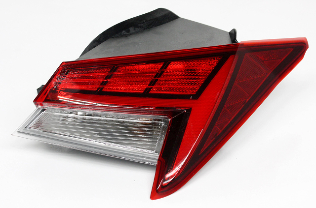 Blemished FITMENT NOTES: Right, quarter panel mounted tail lamp, with LED reverse lamp. ONLY for Korea built models (1st digit VIN K). Lens surface may have minor marks from storage.. May have other minor imperfections. Please match part numbers before purchasing.** ### Photos ![