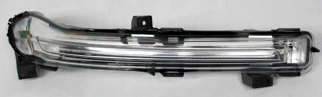 Blemished FITMENT NOTES: Front Right (passenger) side bumper mounted Signal Lamp, LED type. Lens surface may have marks. May have other minor imperfections. Please match part numbers before purchasing.** ### Photos ![