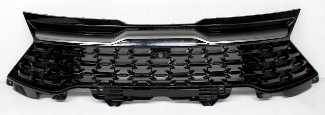 Blemished OEM Kia Sportage upper grille. Painted black with satin accent trim. May have other minor imperfections. To avoid restocking fees and return shipping costs, please match to your old part number, or contact your local dealer with the part number and your VIN to ensure you are purchasing the correct part for your application. Thank you!** ### Photos ![