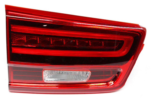 Blemished Liftgate mounted. LED lamps. Left driver side. Lens surface may have marks. May have other minor imperfections. Please match part numbers before purchasing.** ### Photos ![