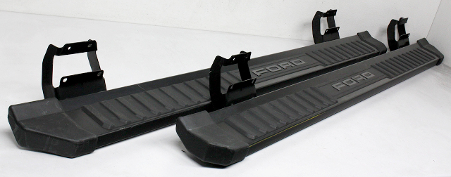 aa0144465-oem-running-boards-