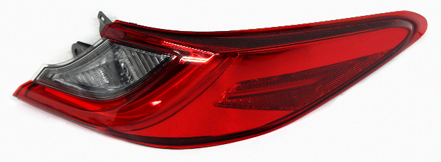 トヨタ　H5 ライトエース　AT OEM Right Passenger Side LED Tail Lamp For Toyota Camry 81550