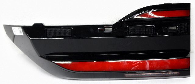 Blemished FITMENT NOTES: Right (passenger) side liftgate mounted tail lamp, LED type. Lens surface may have marks. May have other minor imperfections. It may have marks from storage and handling but overall in excellent working condition. Please match part numbers before purchasing.** ### Photos ![