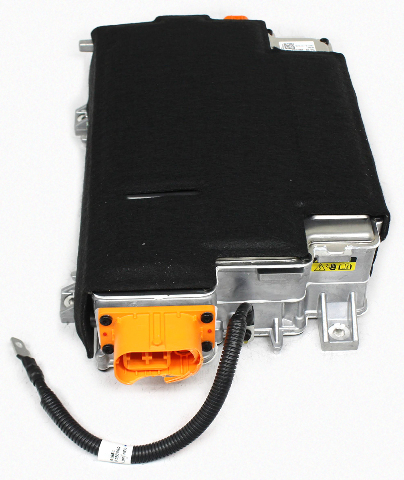 Blemished FITMENT NOTES: Integrated Charging Control Unit (ICCU). This manages the flow of power from the High Voltage battery to the vehicle 12v battery system. WARNING: For proper functionality, system may require dealer level programming after installation. May have other minor imperfections. It may have marks from storage and handling but overall in excellent working condition. Please match part numbers before purchasing.** ### Photos ![