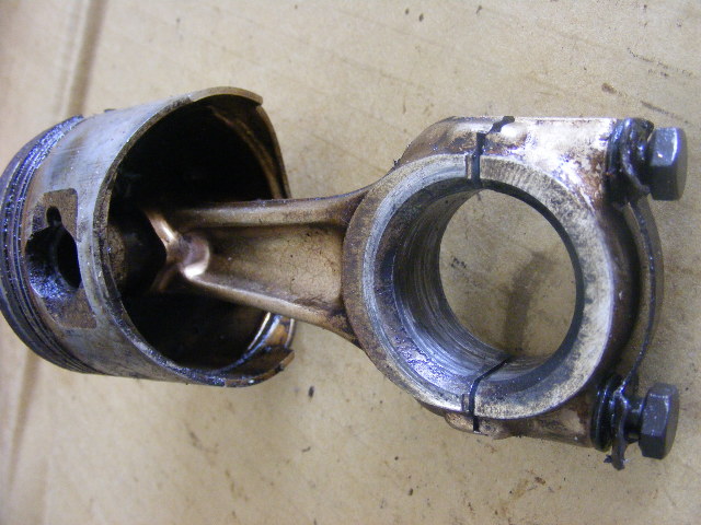 2000 Honda Outboard 130hp BF130AY XA pisotn and connecting rod 13101-ZW5-000