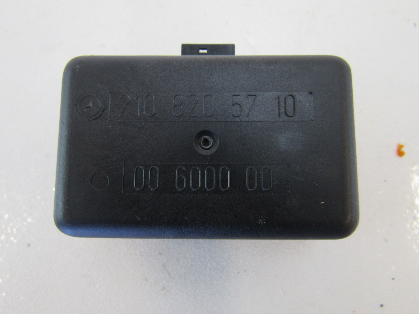 04 Mercedes W463 G55 G500 sensor, rain windshield wiper 2108205710 S