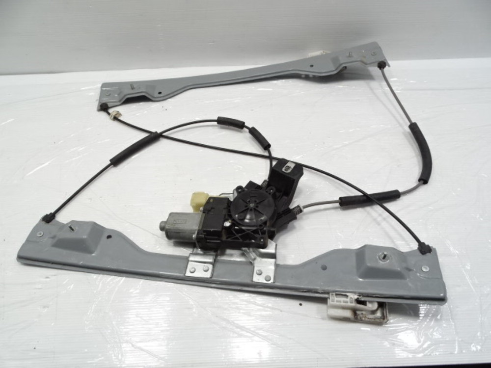 19 Ford F150 window motor and regulator, right front S Auto Parts