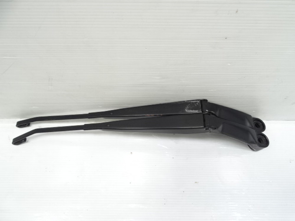 16 Toyota windshield wiper arms, front 8521104040 8522104030