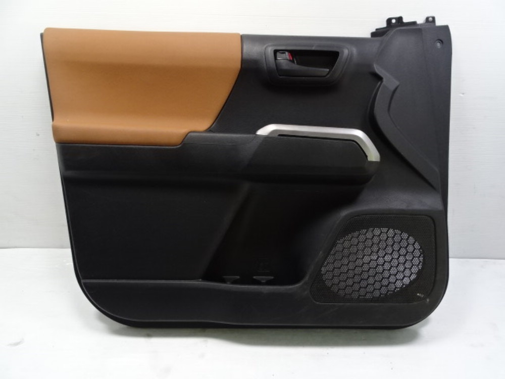 16 Toyota door panel, left front, black/caramel 6762004470 S