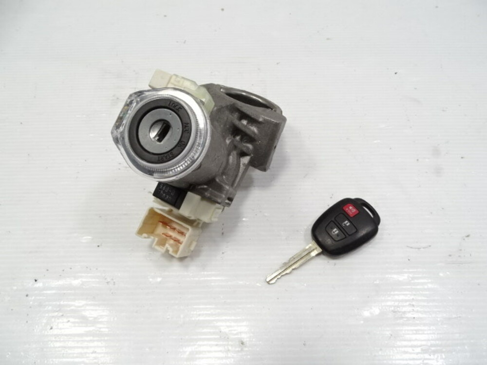 16 Toyota ignition switch, with key 4502002500 S Auto Parts