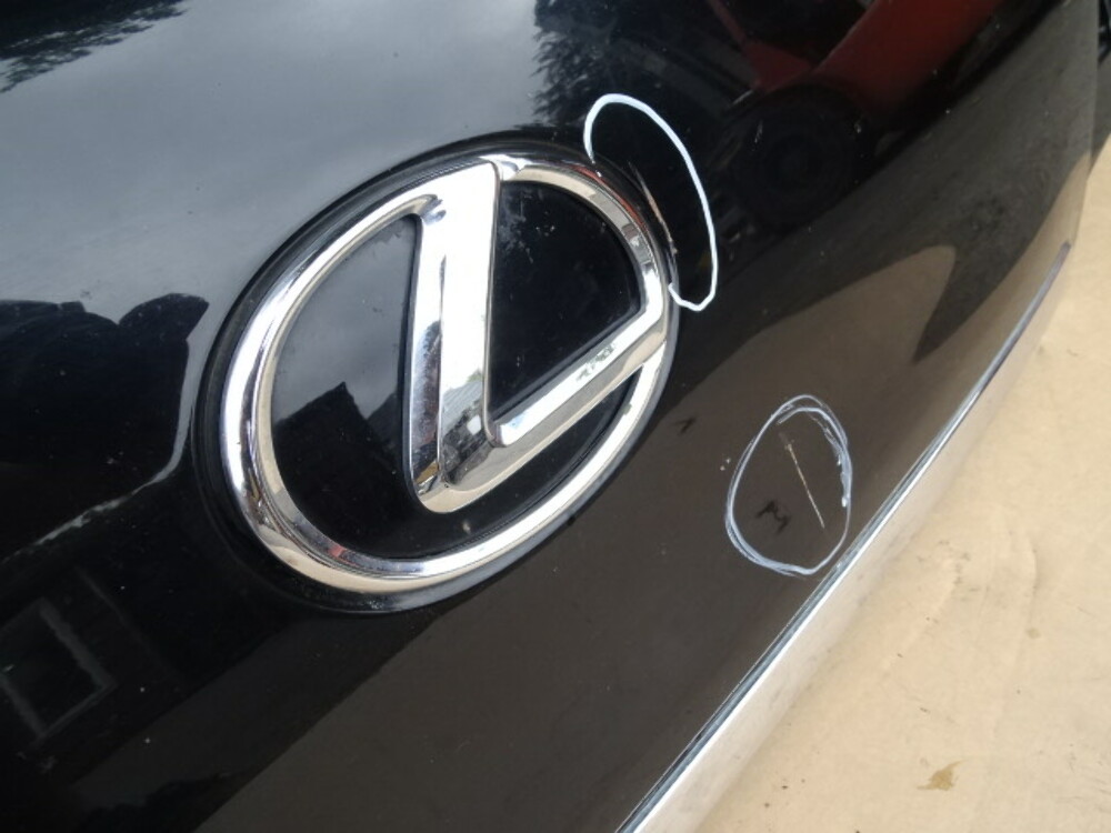 2011 Lexus LX570 tailgate, liftgate, rear trunk lid door with glass