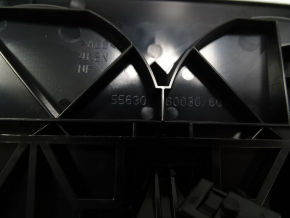 17 Lexus GX460 cup holder w/ wood trim center console 5563060030 S