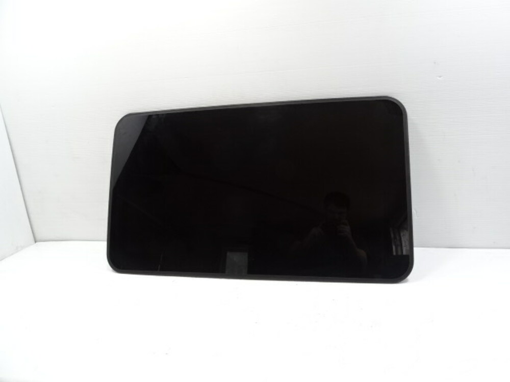 09 Mercedes W204 C63 sunroof glass, sliding, panoramic roof 2077800121 S Auto Parts