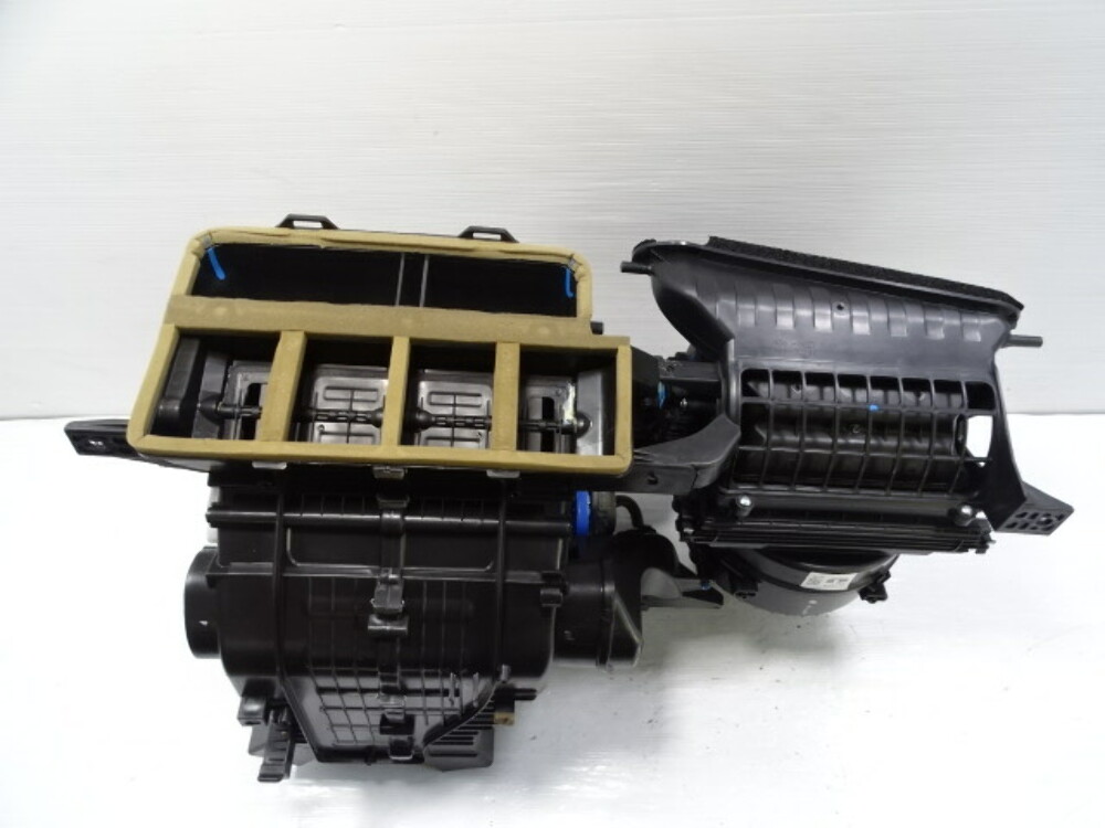 18 Hyundai Elantra ac evaporator heater box, front, 97113A4000, 2.0L