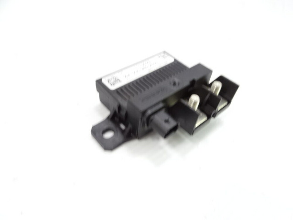 14 Mercedes W212 E350 module, battery relay control, 0009822023 S