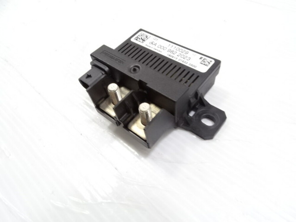 14 Mercedes W212 E350 module, battery relay control, 0009822023 S