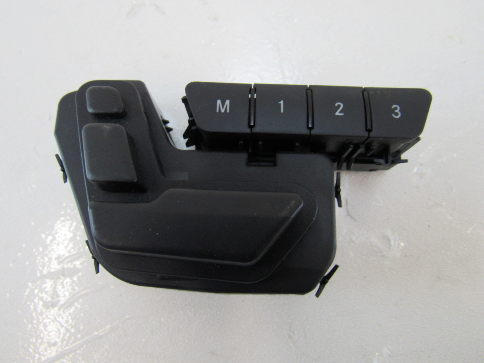 Mercedes W204 C300 C63 C350 switch, seat, left front 2048704158 S