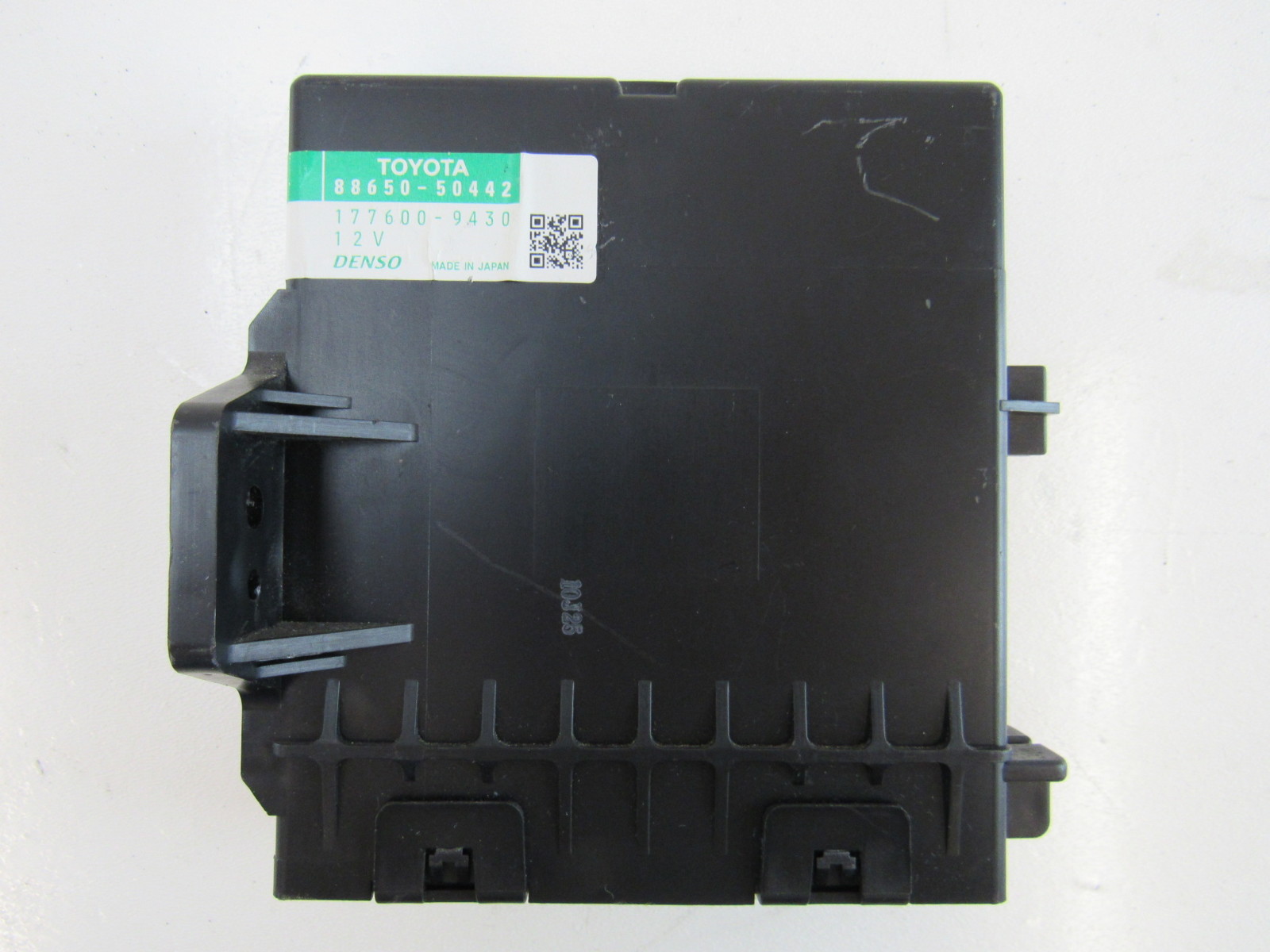 0709 Lexus LS460 module, climate control 8865050442 S Auto Parts