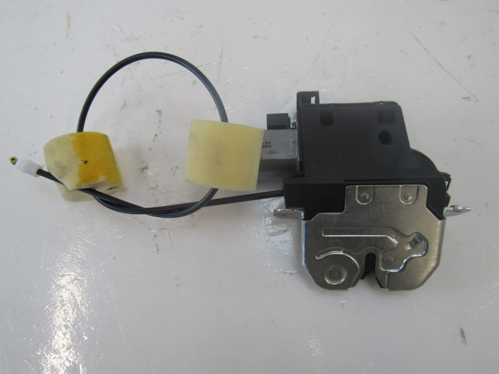 Mercedes W221 S550 S600 lock, trunk actuator motor 2217500085 S Auto