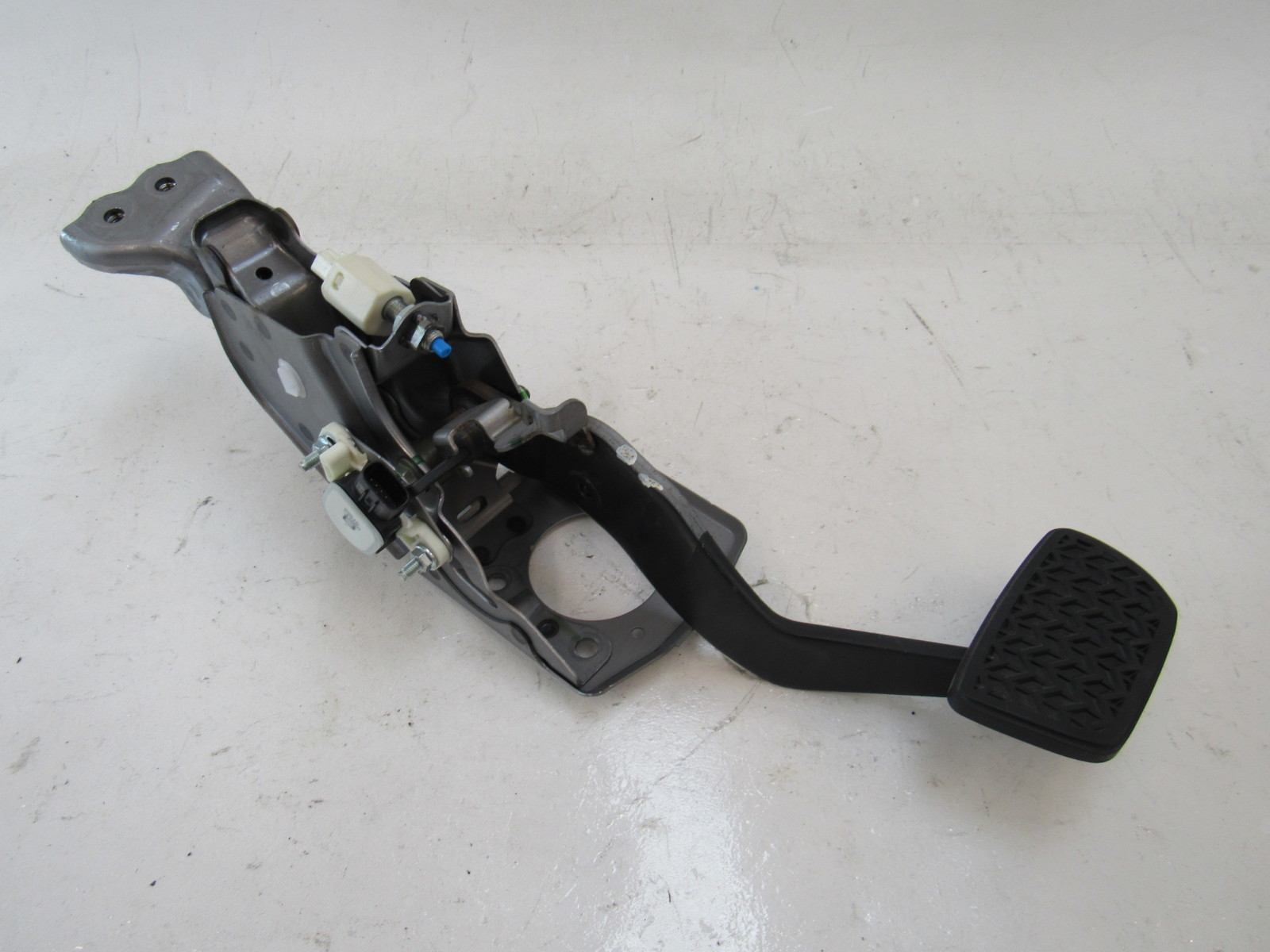 Lexus RX450hL RX350 L pedal, brake w/sensor 8951047050 S Auto Parts