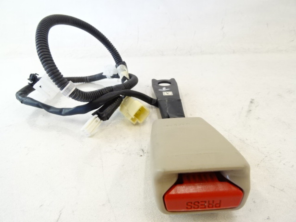 Lexus GX470 seat belt buckle, right front 7324060370A0 ivory S Auto