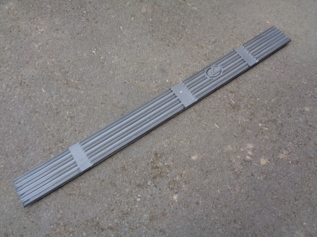 2003-2009 Lexus GX470 running board step, left 51772-60100